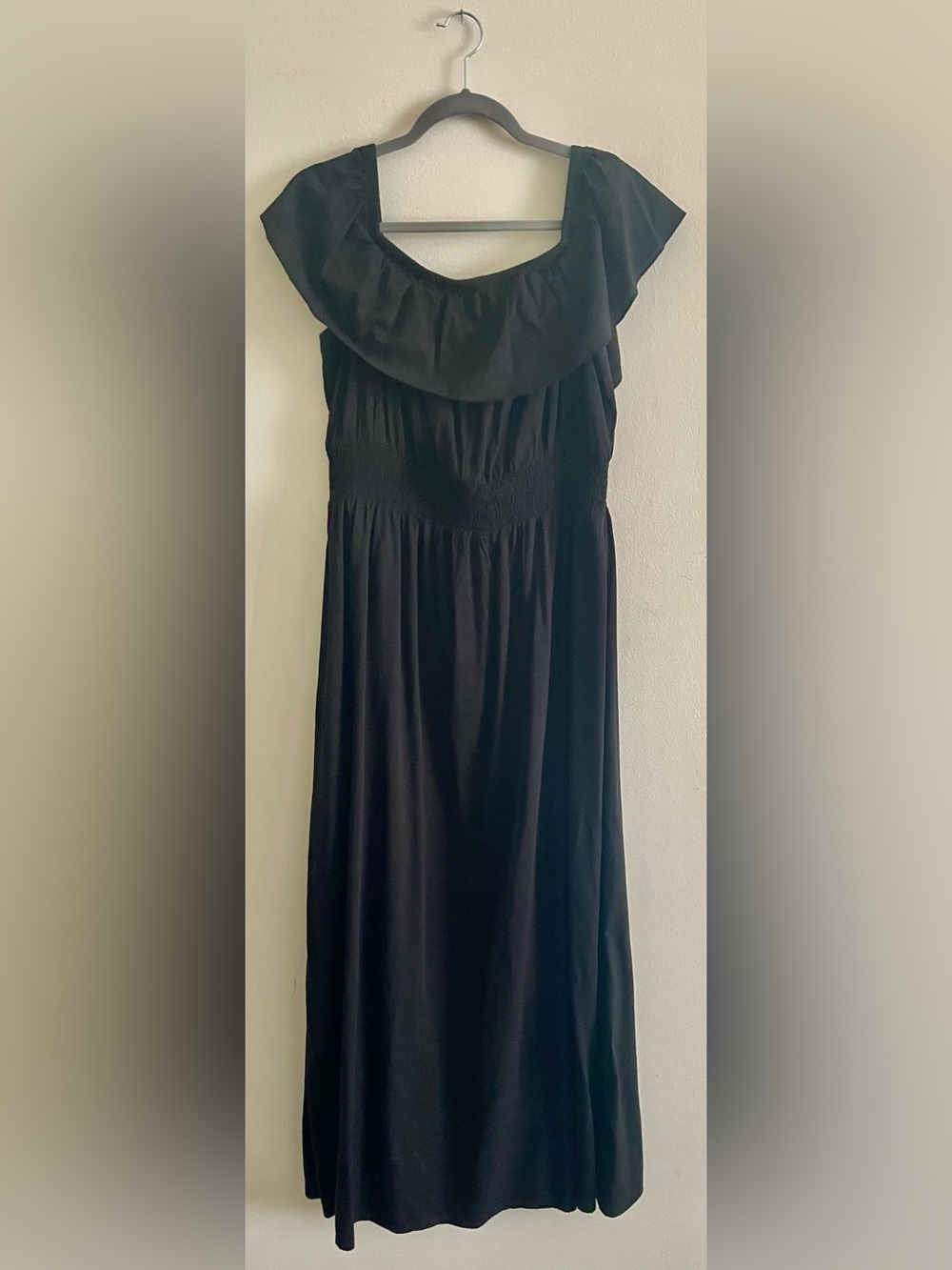 🌚 NWT Old Navy Black Off the Shoulder Maxi Dress with Smocked Waist 🌚